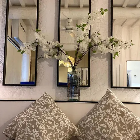 Picasso Walk Cosy Charm In Heart Of Old Town Ac And Wifi Apartment *