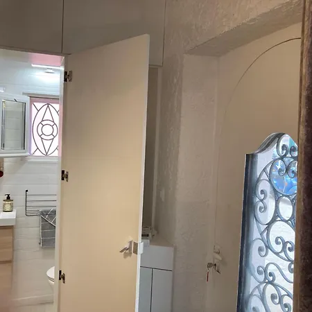 Picasso Walk Cosy Charm In Heart Of Old Town Ac And Wifi Apartment