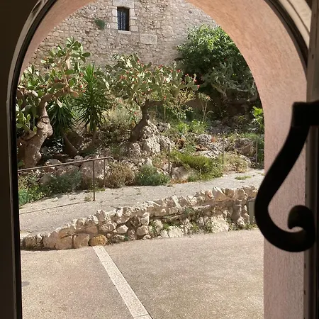Picasso Walk Cosy Charm In Heart Of Old Town Ac And Wifi Antibes